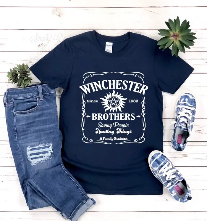 T-shirt inspiré de la série télévisée Winchester Brothers, chemise naturelle, chemises esthétiques vintage, cadeau GérGift, Sam et ROM