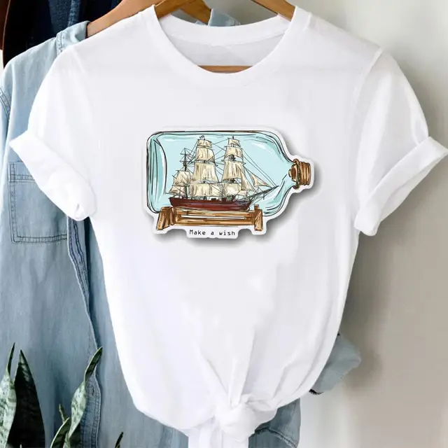 T-shirt avec étoile dorée à cinq branches pour femme