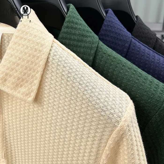 Polo en maille nid d'abeille minimaliste pour homme