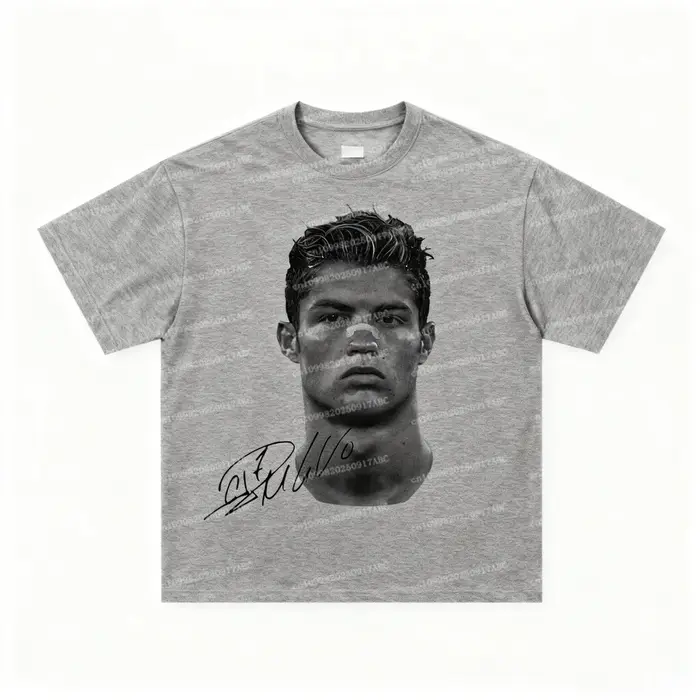 Nouveau Stock 2026 T-shirt Basique Décontracté Respirant à Manches Courtes avec Imprimé Lettres et Dessins Animés Thème Football Rétro