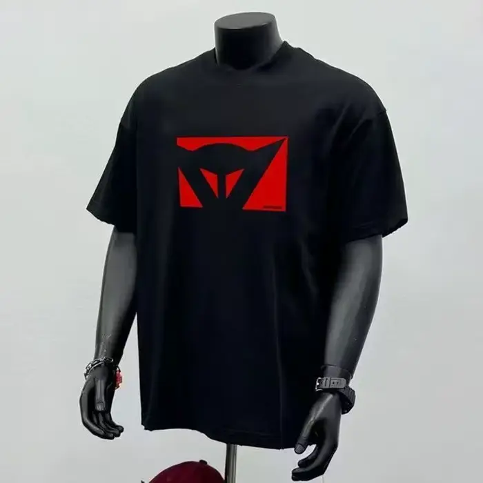 T-shirt noir surdimensionné pour homme