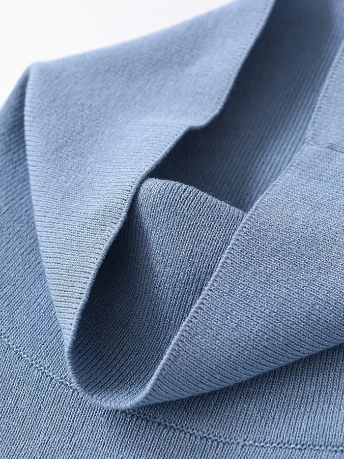 Débardeur bleu à col roulé sans manches et dos nu pour femme