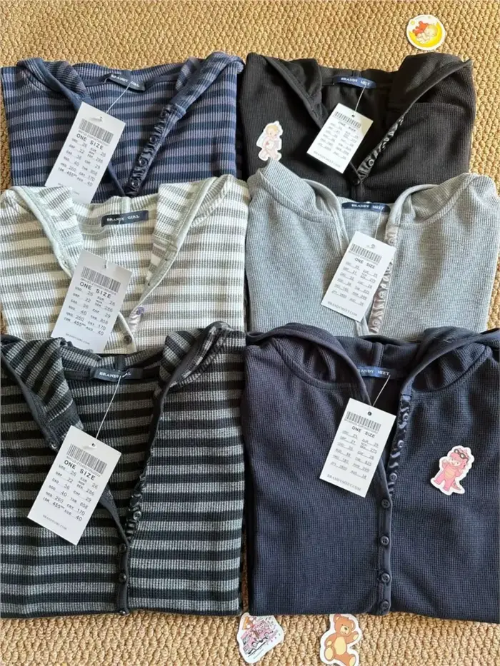T-shirt à capuche gaufré pour femme