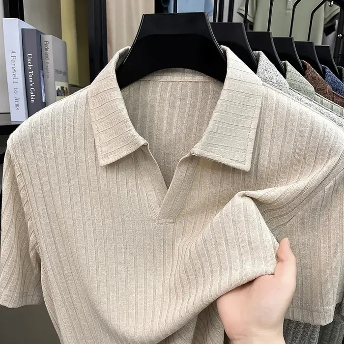 Polo en tricot à col en V pour homme