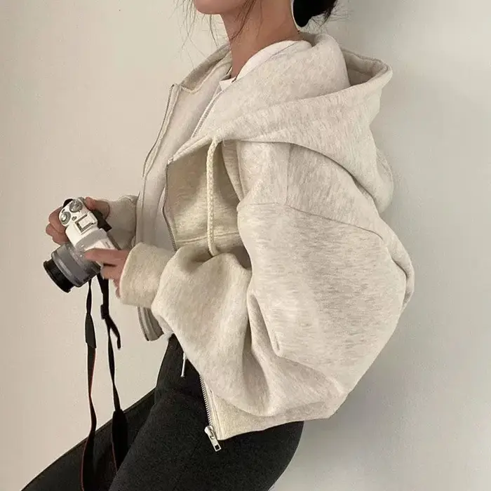 Sweat à capuche bleu marine avec doublure en polaire pour femme