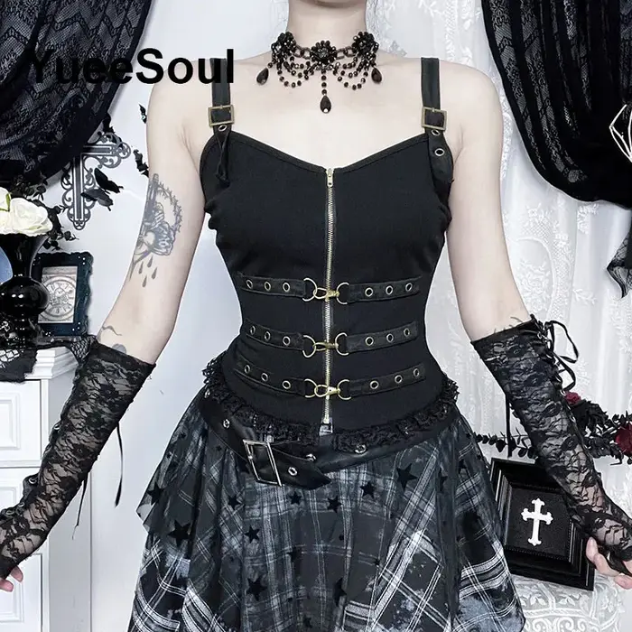 Crop tops gothiques noirs à fines bretelles en maille