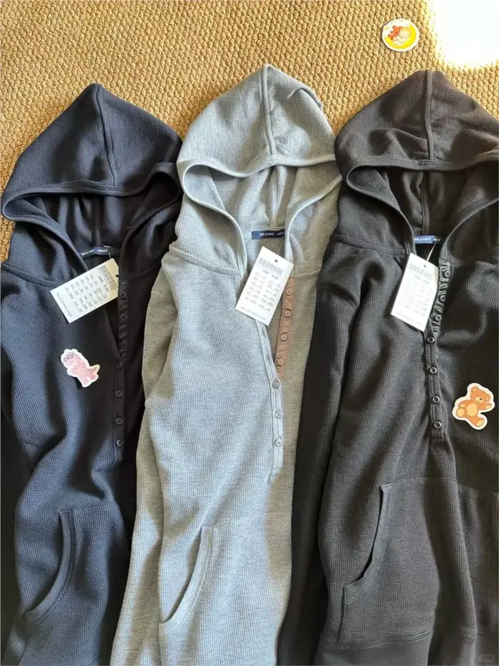 T-shirt à capuche gaufré pour femme