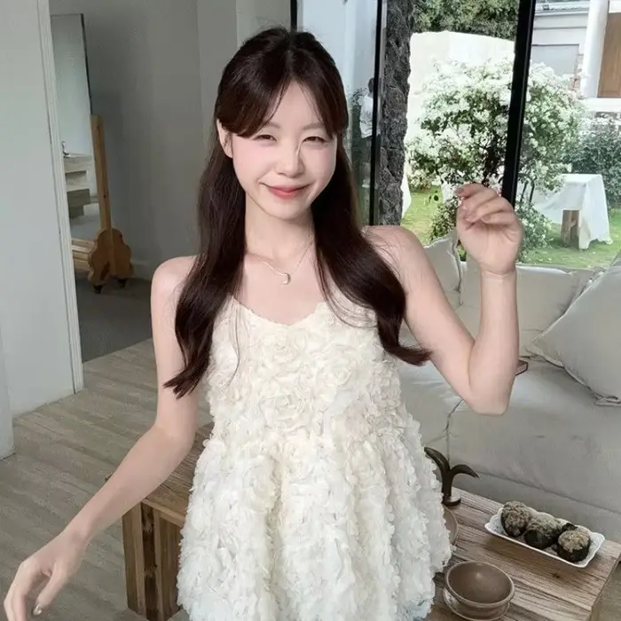 Camisole à fleurs tridimensionnelles lourdes au Design français