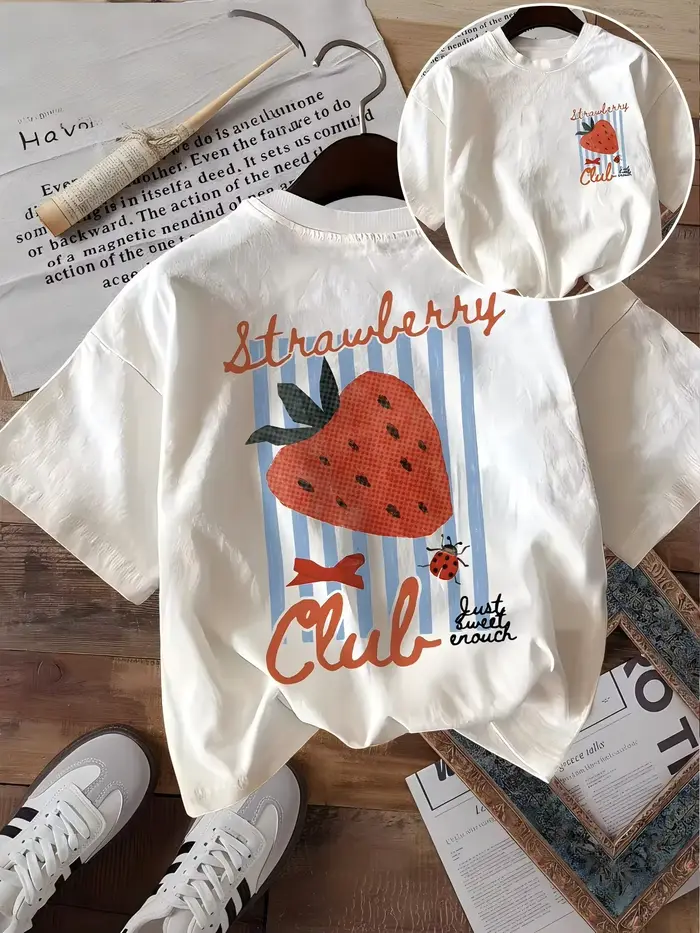 T-shirt graphique Cute Strawberry Club pour femme