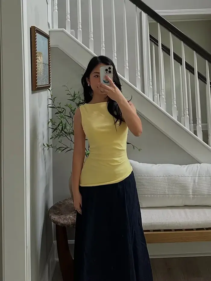 Débardeur asymétrique froncé jaune sans manches pour femme – Tendance décontractée pour la plage et l'été