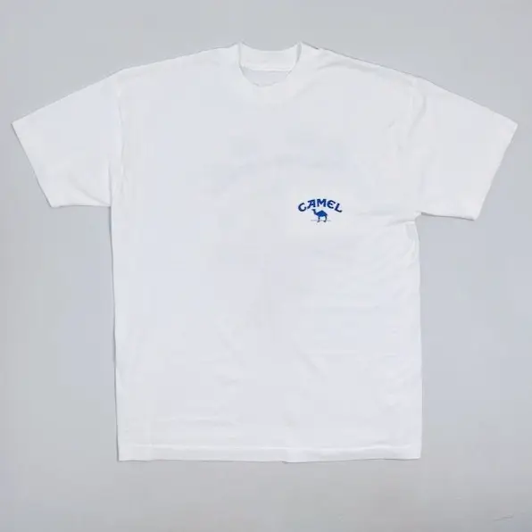 T-shirt vintage des années 1990 Camel Cigarettes « A Pack of Camels » à manches courtes, chemise Camel Joe des années 90, RJ Reynolds Tobacco, tee-shirt des années 1990