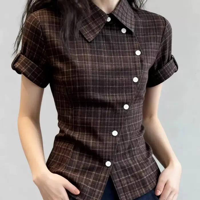 Chemise à manches courtes à carreaux couleur café rétro pour femmes