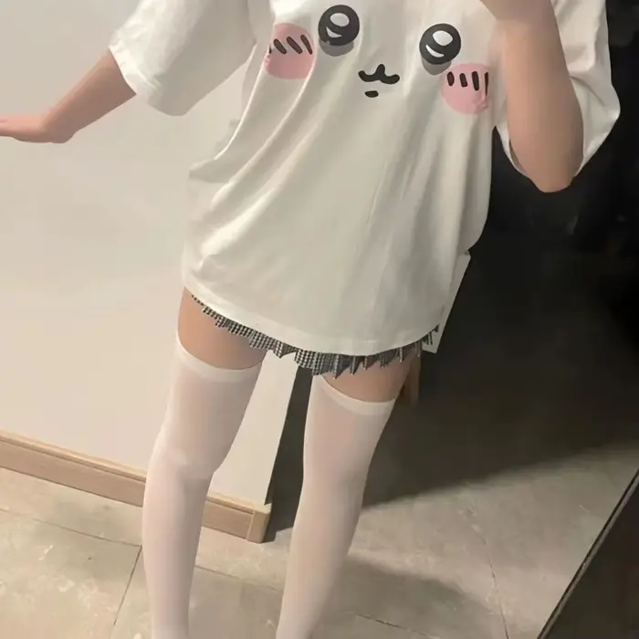 T-shirt blanc japonais avec imprimé d'expressions de dessins animés Kawaii, style Preppy, mignon et décontracté, mode Harajuku pour filles, hauts polyvalents