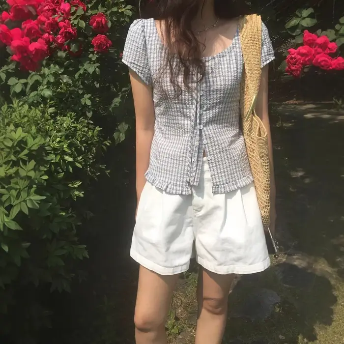 Chemise d'été chic coréenne avec bordure en dentelle, bouton unique, manches courtes, motif à carrea