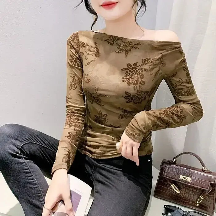 T-shirt à manches longues et col une ligne pour femme