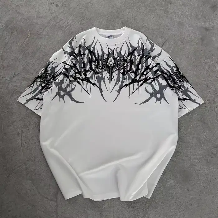 T-shirt Cyberpunk Gothique Imprimé Texture Épineuse Audacieuse en Coton Pur – Style Urbain Confortab