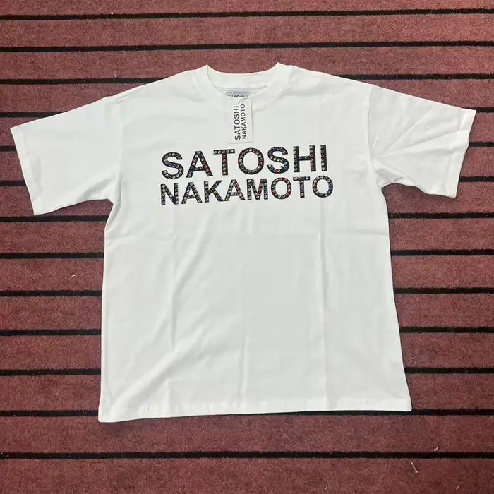 T-shirts SATOSHI avec photo réelle