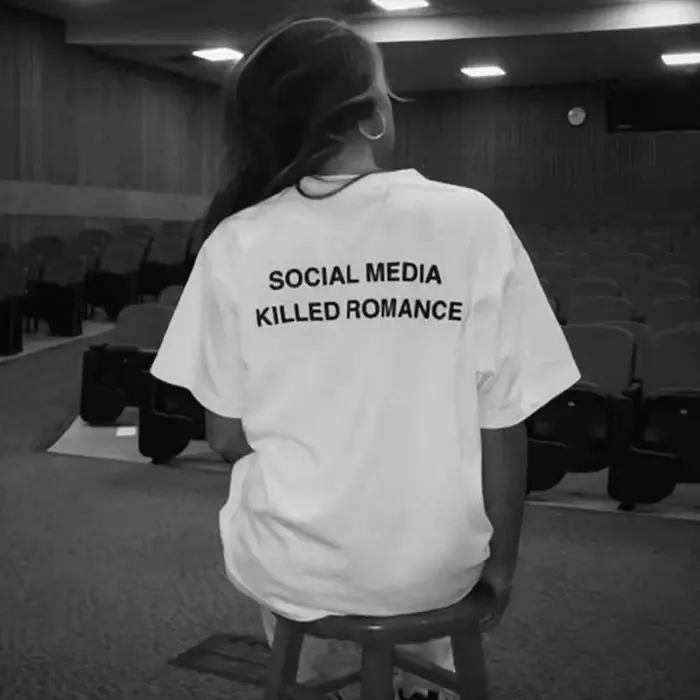 T-shirt décontracté Streetwear Social Media Killed Romance pour hommes et femmes