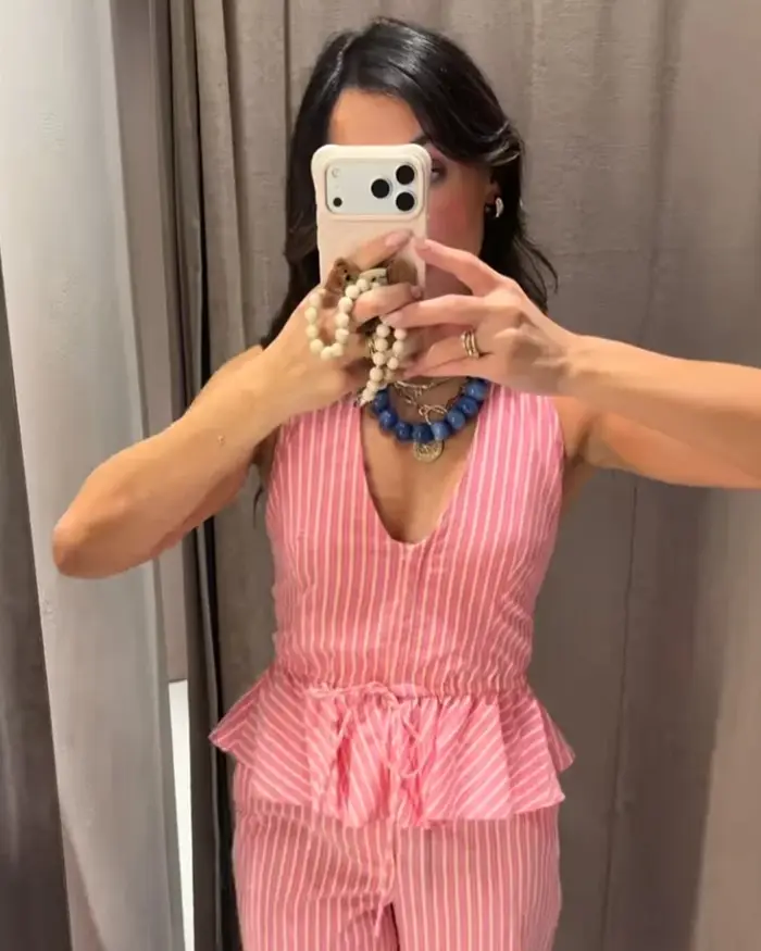Haut pour femme 2026 Nouvelle Collection Été Col V Rayé Halter Chic et Élégant Style Vacances