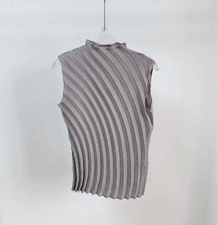 Miyake plissé couleur unie débardeur 2025 été nouveau