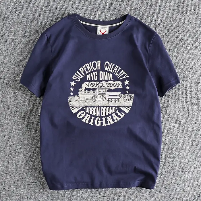 T-shirt à manches courtes pour hommes avec motif train emblématique