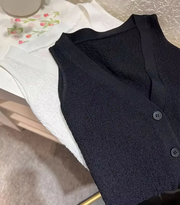 Pull gilet pour femmes doux tricoté bouton avant col en v sans manches Blouse femme décontracté français Chic tenue à la mode