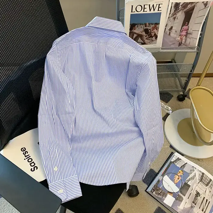 Chemise rayée à col polo pour femme